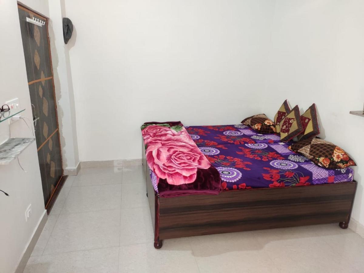 Nidhivan Homestay Vrindāvan エクステリア 写真