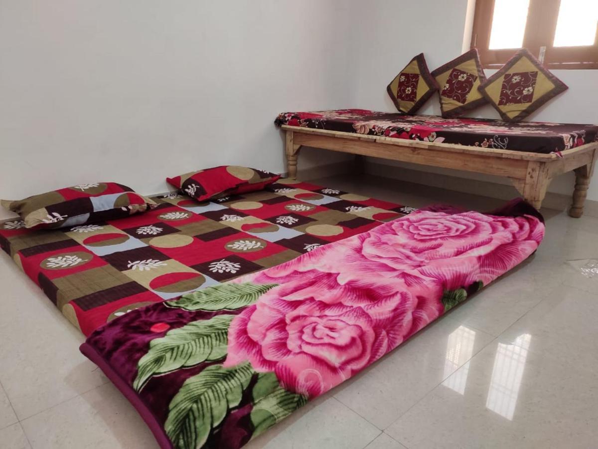 Nidhivan Homestay Vrindāvan エクステリア 写真